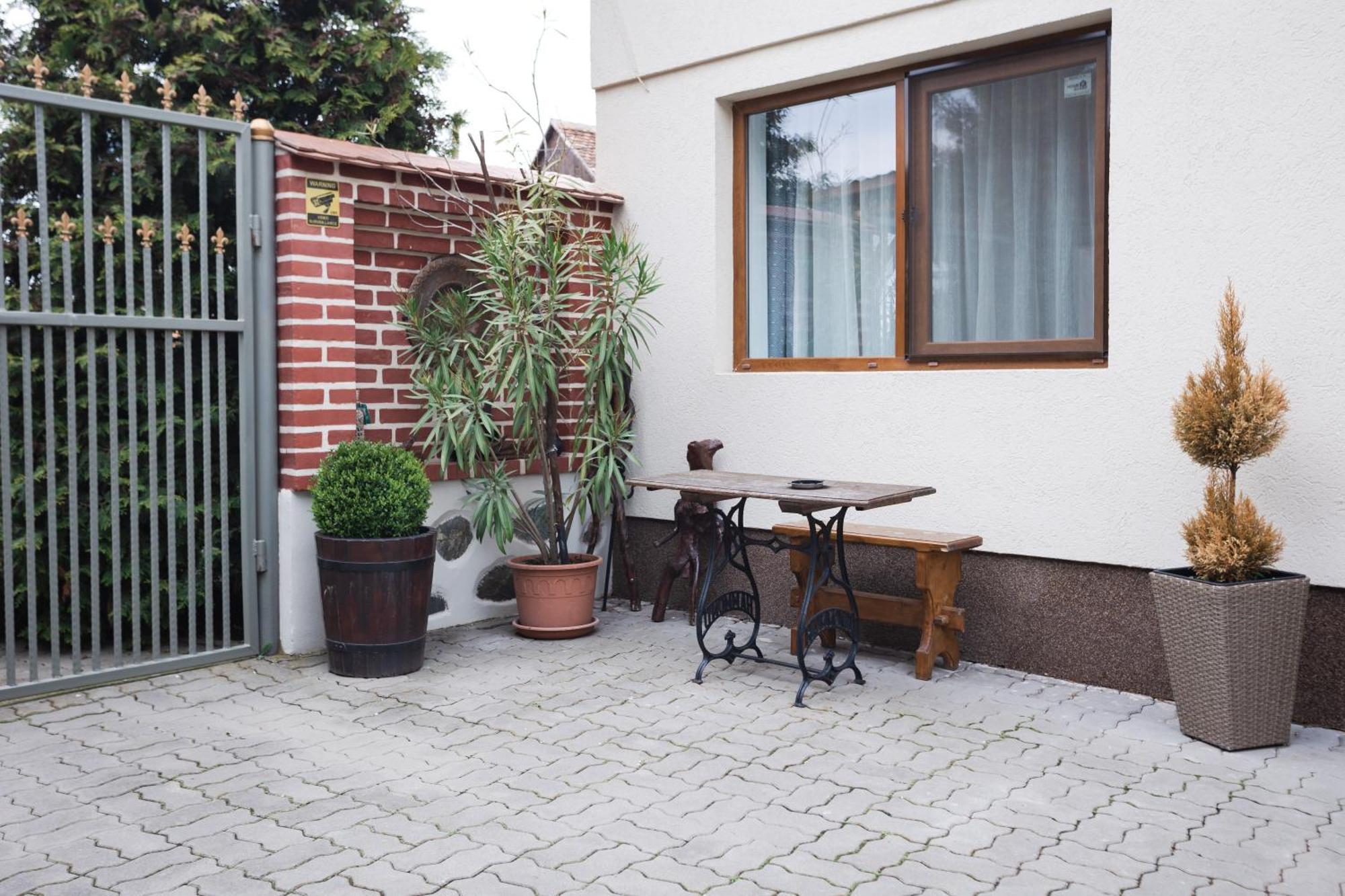 Christian Haus Sibiu Hotel Exterior photo